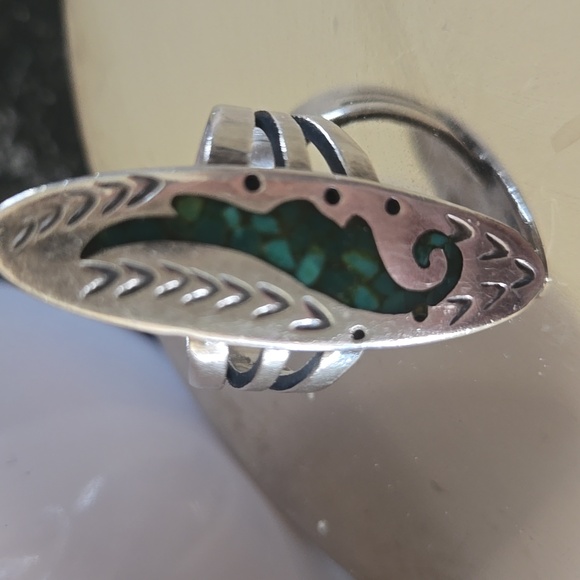 Vintage Juan Singer (Navajo) Silver and Turquoise Ring - Picture 6 of 7